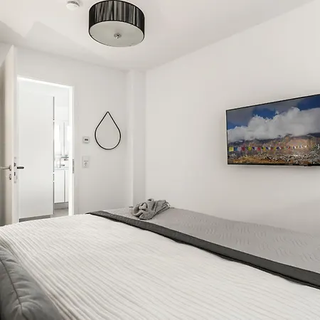 Horizont- Direkt Am Wasser, Hafenblick, Fahrstuhl, Sauna, Ueberdachter Balkon Lägenhet