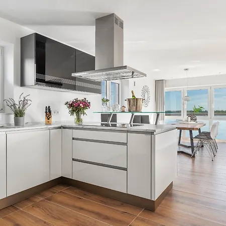 Horizont- Direkt Am Wasser, Hafenblick, Fahrstuhl, Sauna, Ueberdachter Balkon Appartement *