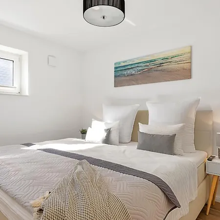 Horizont- Direkt Am Wasser, Hafenblick, Fahrstuhl, Sauna, Ueberdachter Balkon