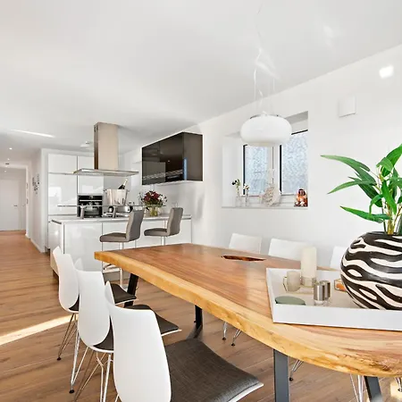 Horizont- Direkt Am Wasser, Hafenblick, Fahrstuhl, Sauna, Ueberdachter Balkon Appartement Olpenitz