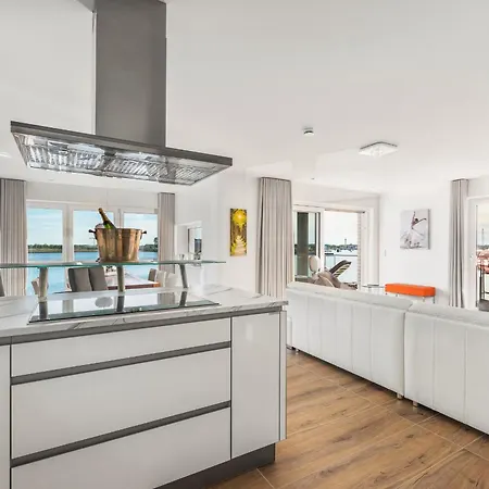 Appartement Horizont- Direkt Am Wasser, Hafenblick, Fahrstuhl, Sauna, Ueberdachter Balkon Olpenitz