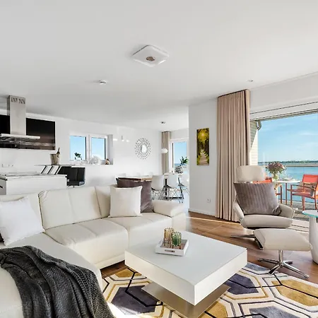 Horizont- Direkt Am Wasser, Hafenblick, Fahrstuhl, Sauna, Ueberdachter Balkon