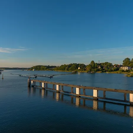 Horizont- Direkt Am Wasser, Hafenblick, Fahrstuhl, Sauna, Ueberdachter Balkon Appartement Olpenitz